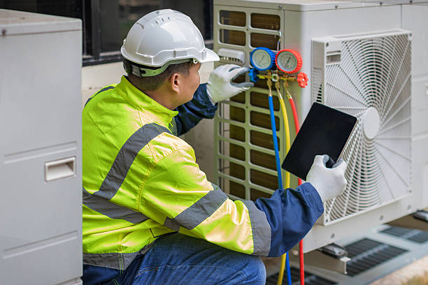 Professional Hvac technician working in Downers Grove, IL